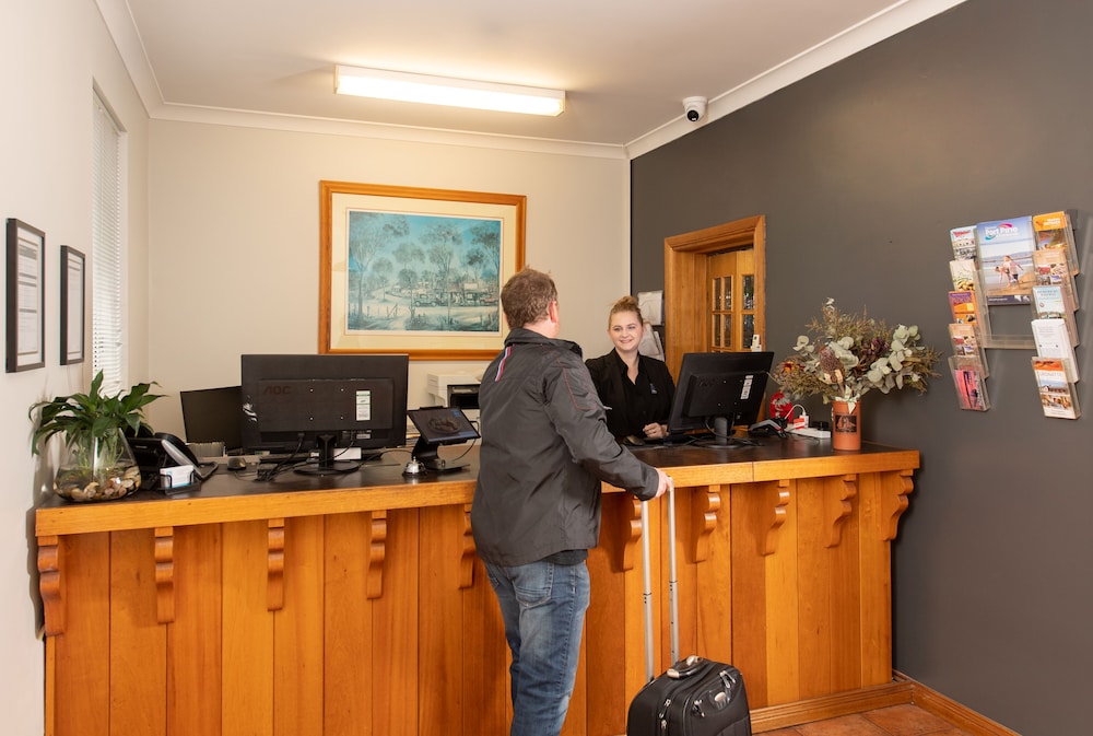 BreakFree Port Pirie 28/38