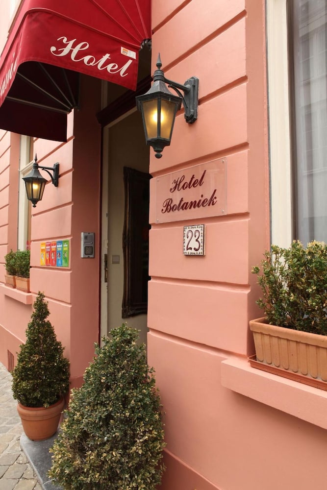 Hotel Botaniek 9/65