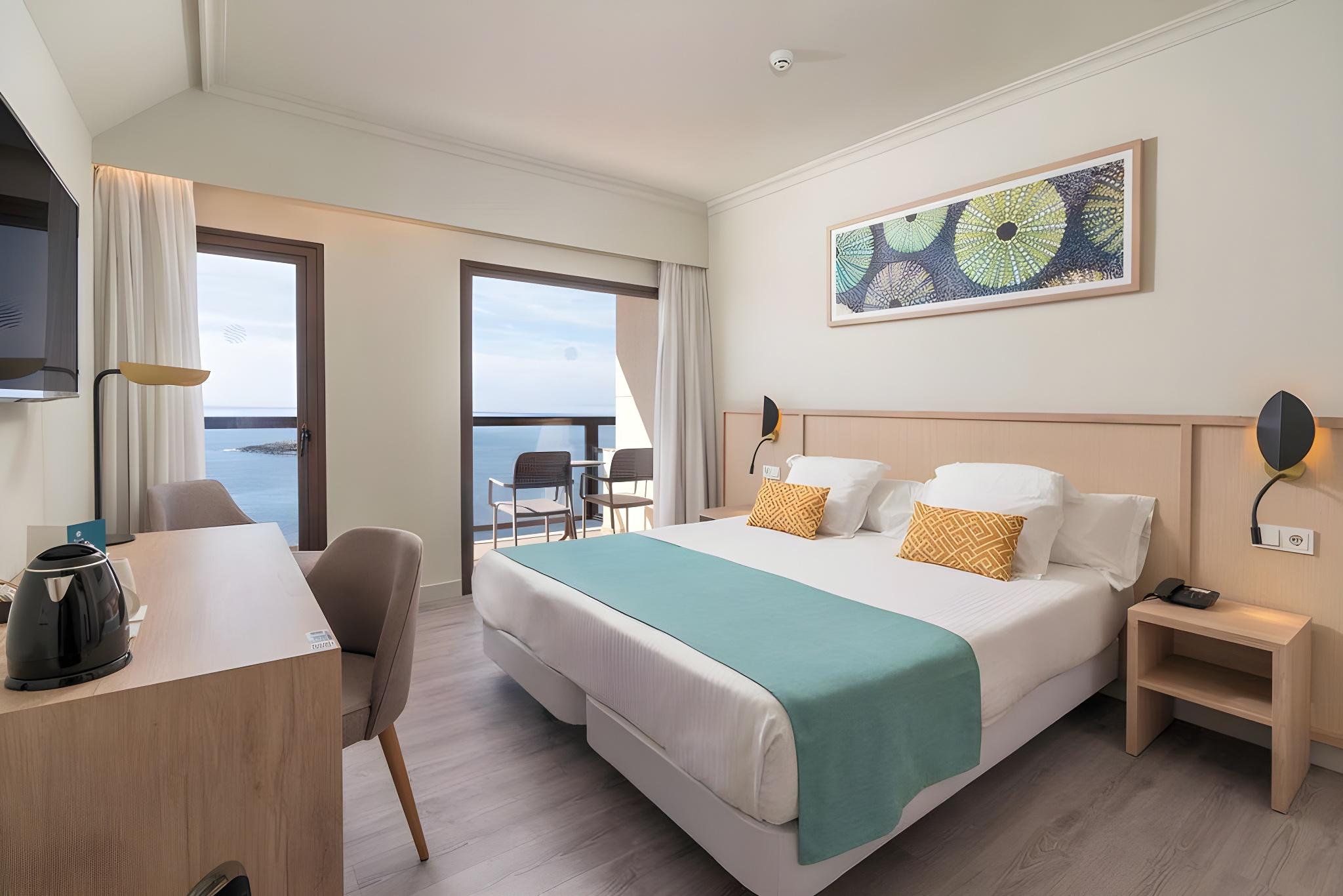 Room, Single, Double Bed, Sea Front, Balcony