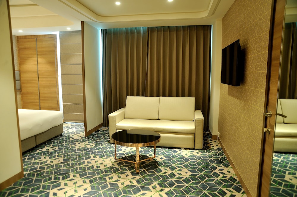 Holiday Inn Gurugram Sector 90 50/77