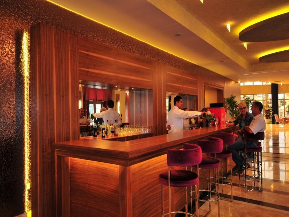 Golden Rock Beach Hotel 19/24