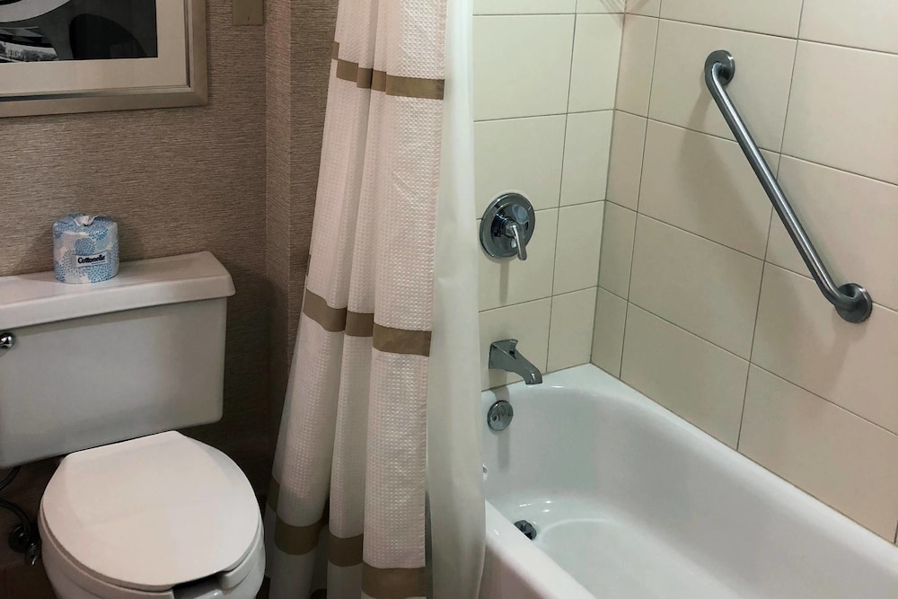 Rochester Marriott Mayo Clinic Area 8/27