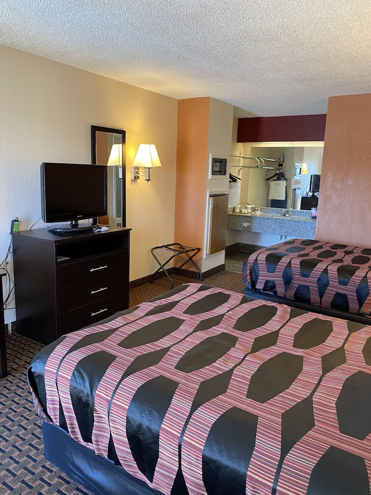 Days Inn By Wyndham Pearl/Jackson Airport 10/15