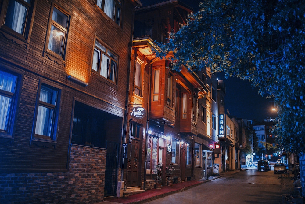 Acacia Mansion Hotel 41/49