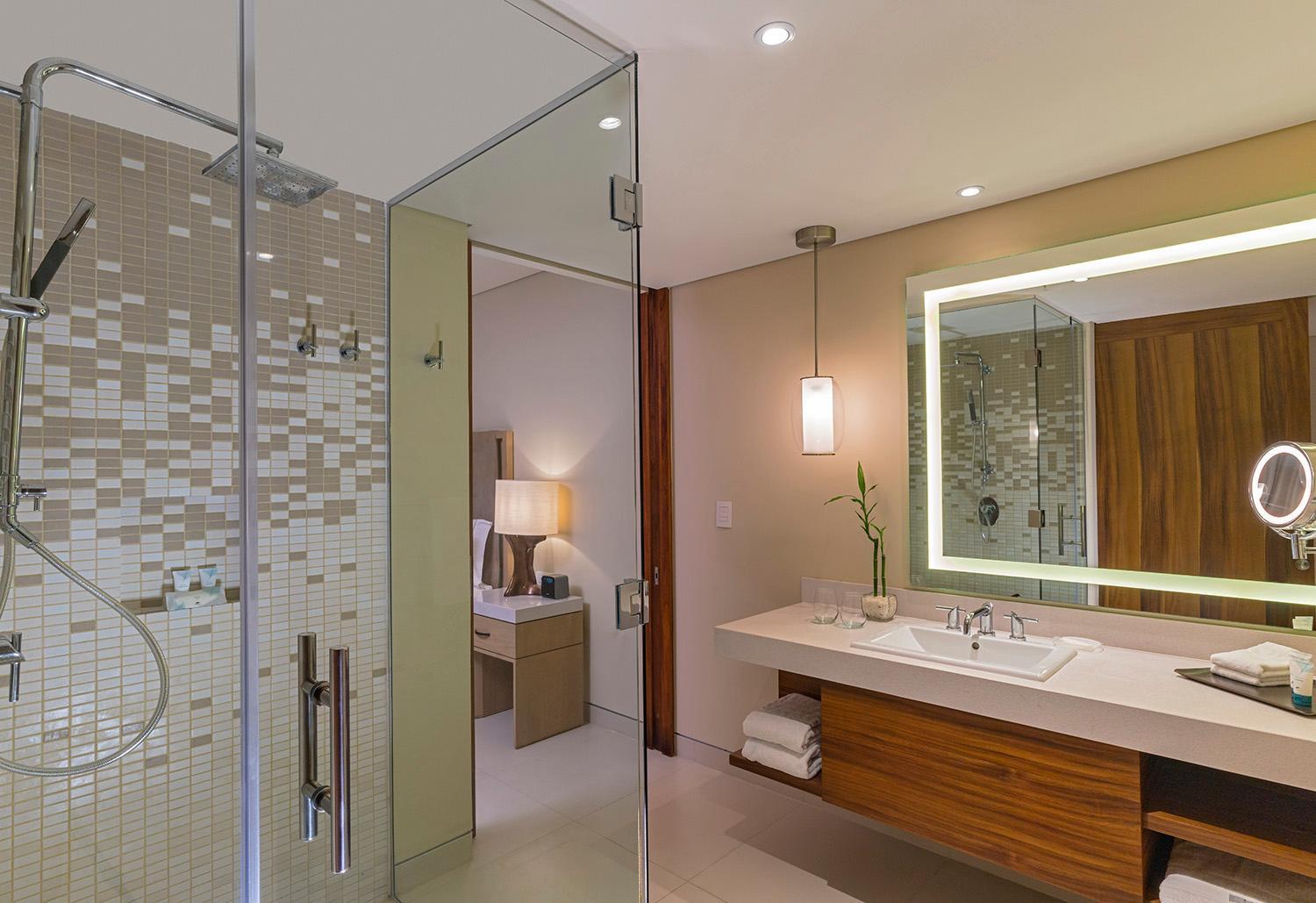 غرفة كلاسيكية كبيرة بسريرين كوين بشرفة، The Westin Cozumel 4/4