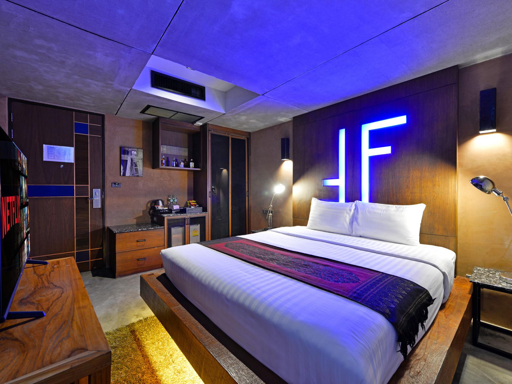 Deluxe, King Bed