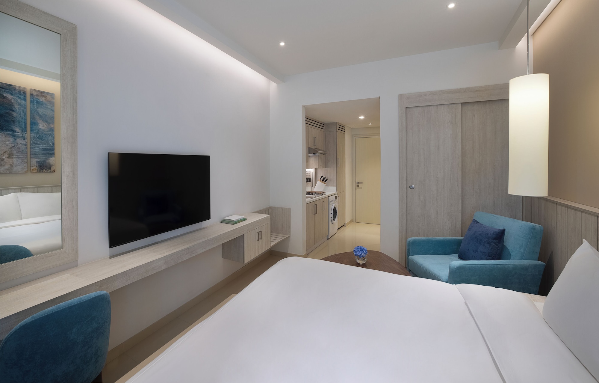 ROOF TOP, BEACH, STUDIO, BALCONY, INFINITY POOL ACCESS