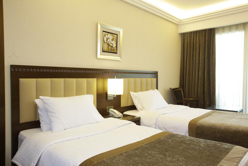 Lancaster Suites Raouche 10/38