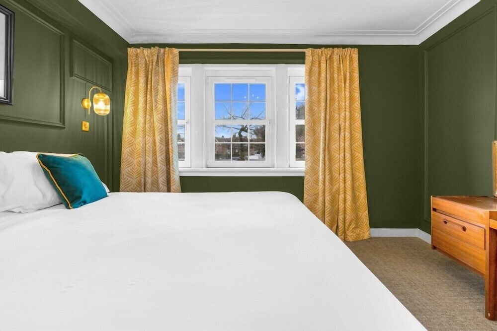 The Alyth Hotel 9/50