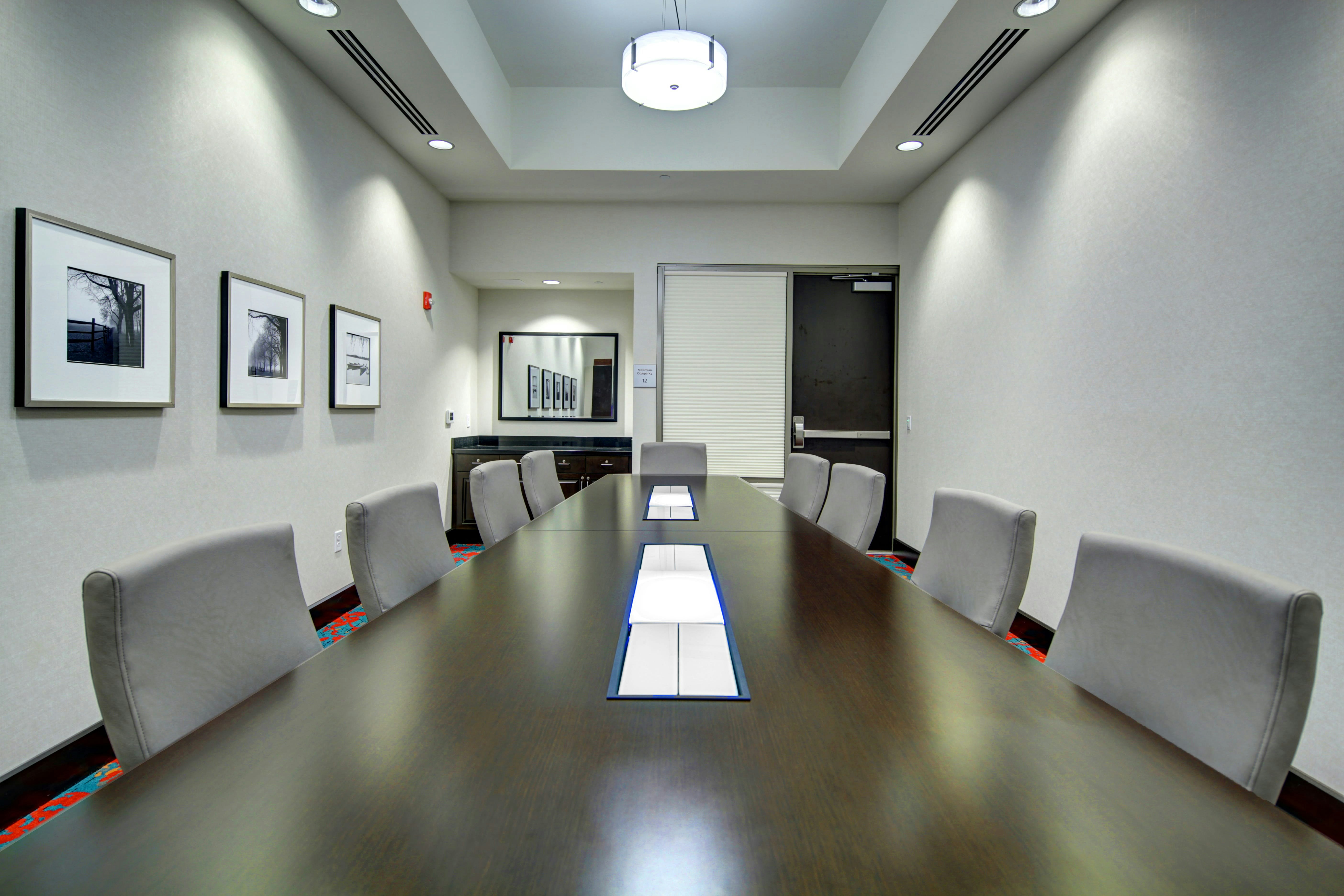 Hampton Inn And Suites Roanoke-Downtown 46/75