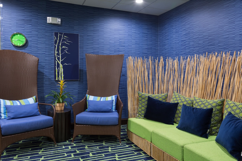 Holiday Inn Express Hotel Suites Plant City 33/70