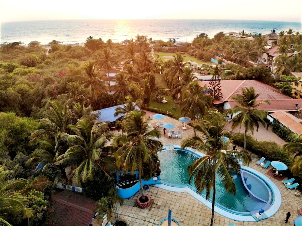 Paradise Village Resort 63/66