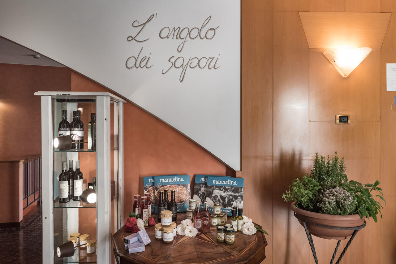 Lobby at Manuelina Taste Hotel, RECCO