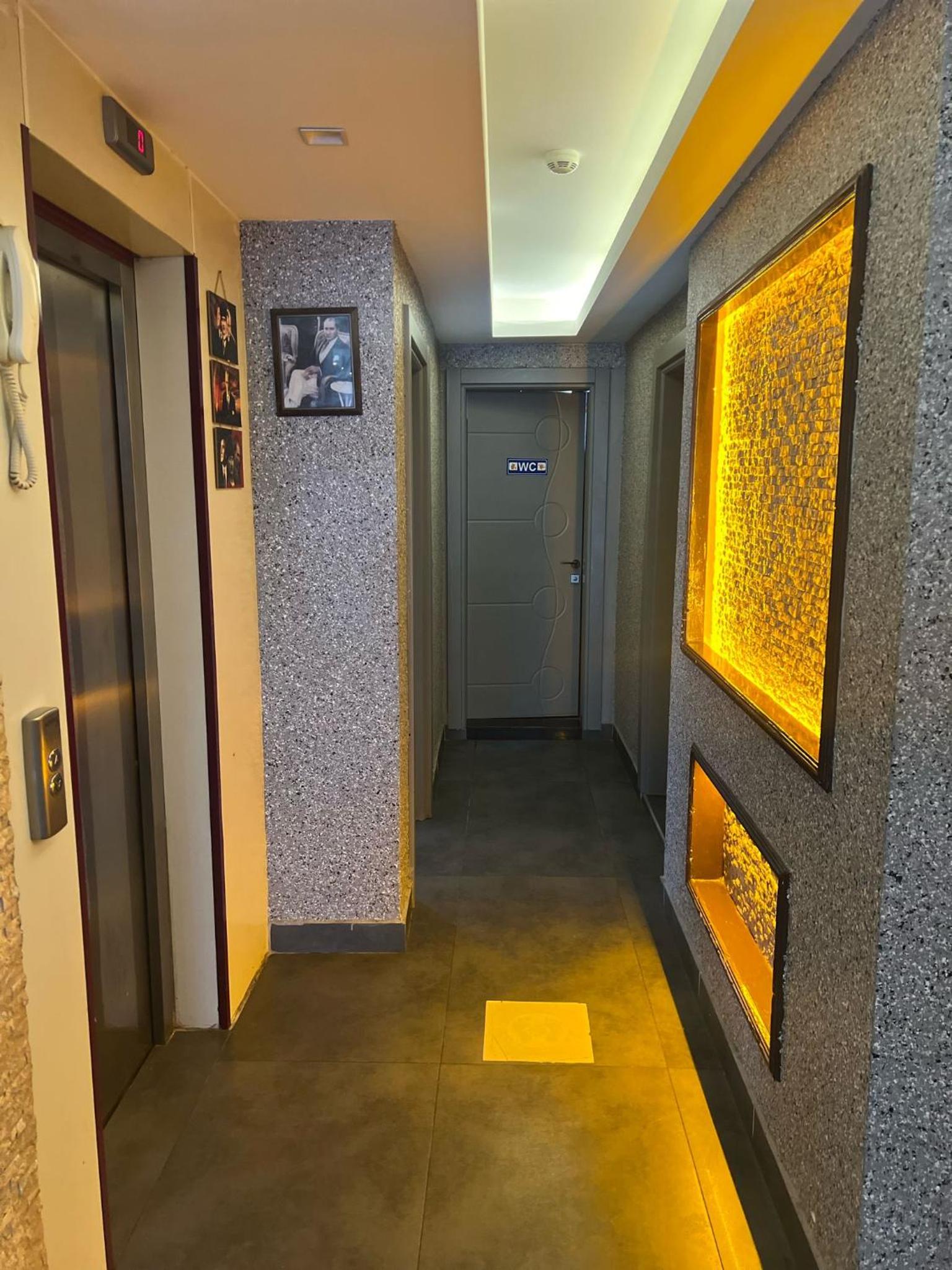 Hotel Luna 8/16