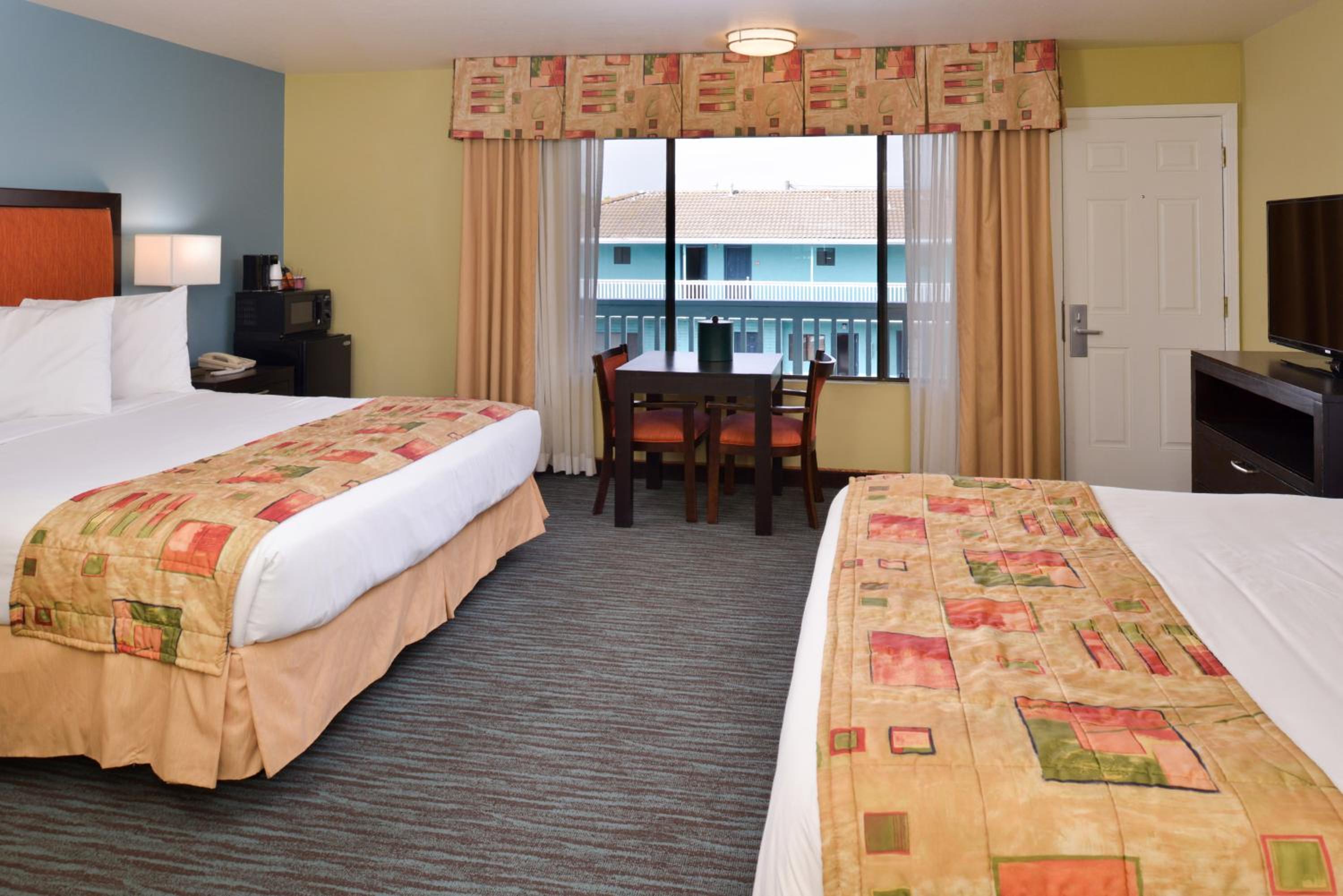 Standard, 2 Double Beds