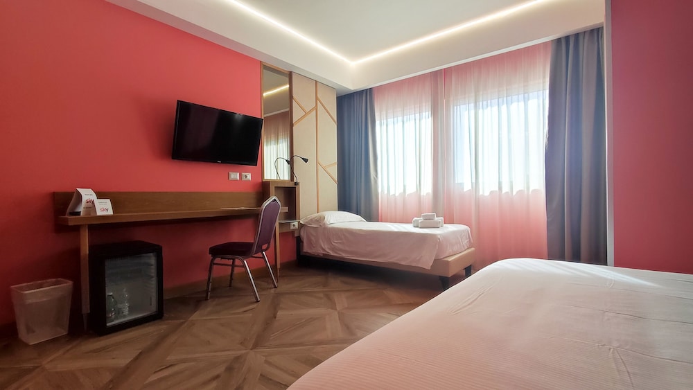 SUPERIOR, TRIPLE, 1 QUEEN AND 1 SINGLE BED