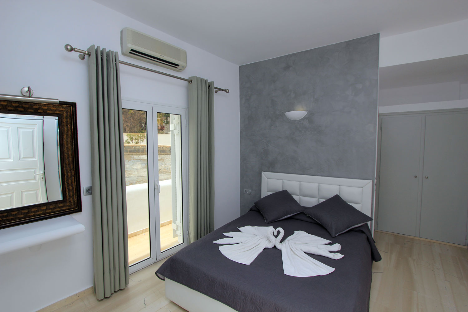 Room, Double Bed