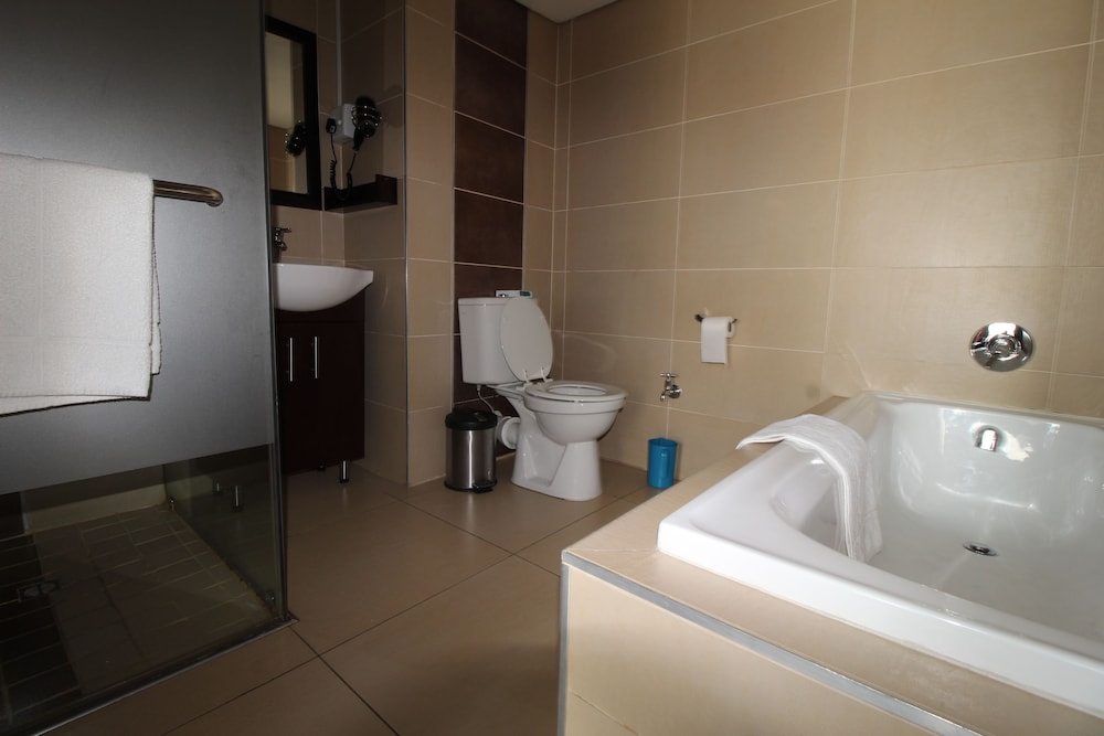 Alcazaba Lodges 46/50