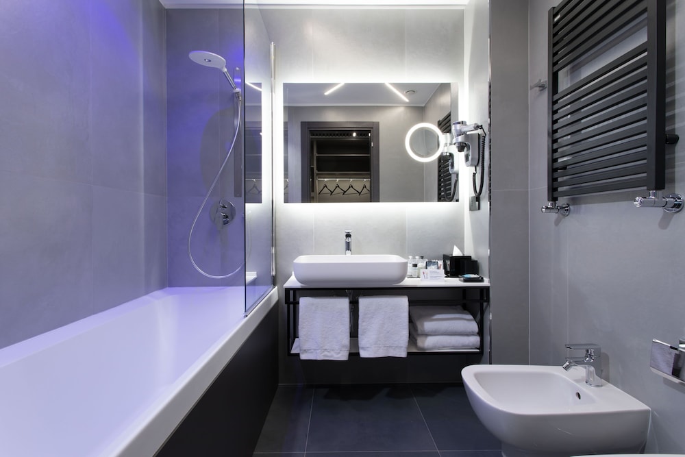 iQ Hotel Milano 49/50