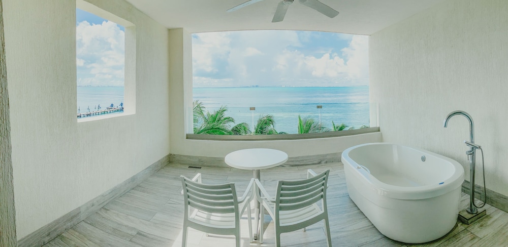 Devossion By Live Aqua Celebration Resort & Spa Isla Mujeres 56/57