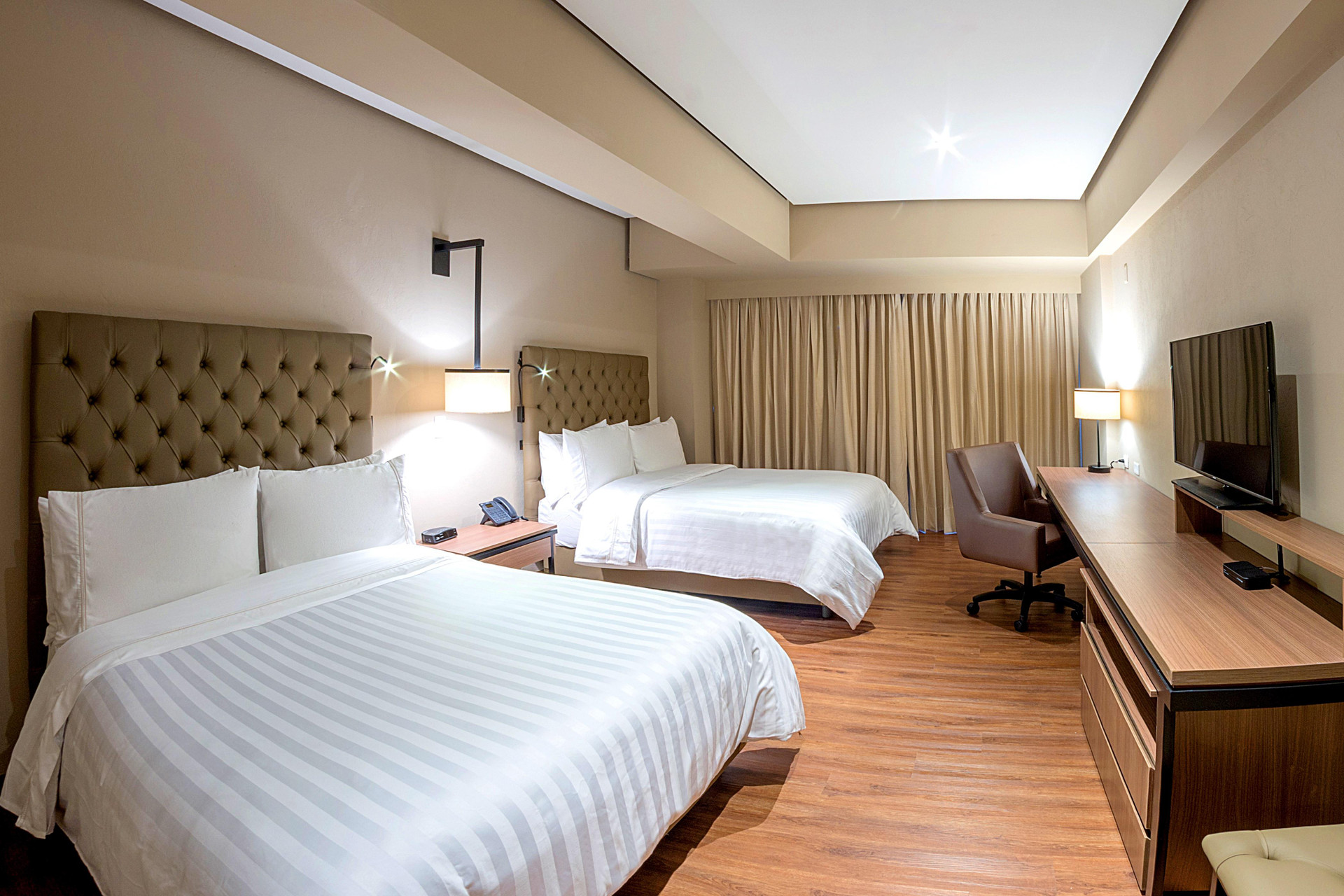 Superior, Twin Beds