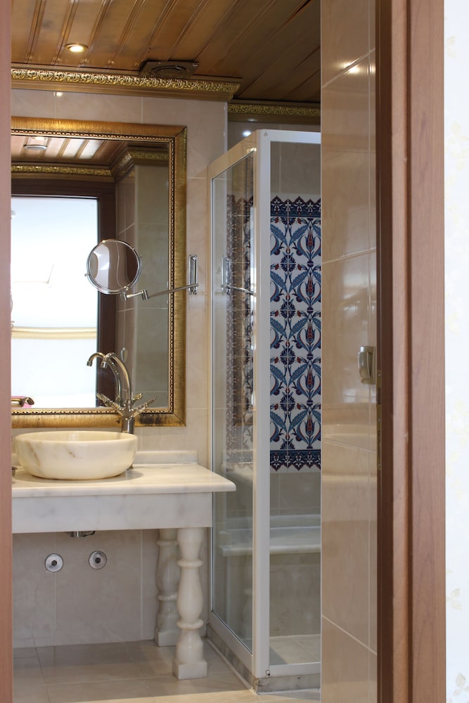 Marmara Deluxe Hotel 10/72