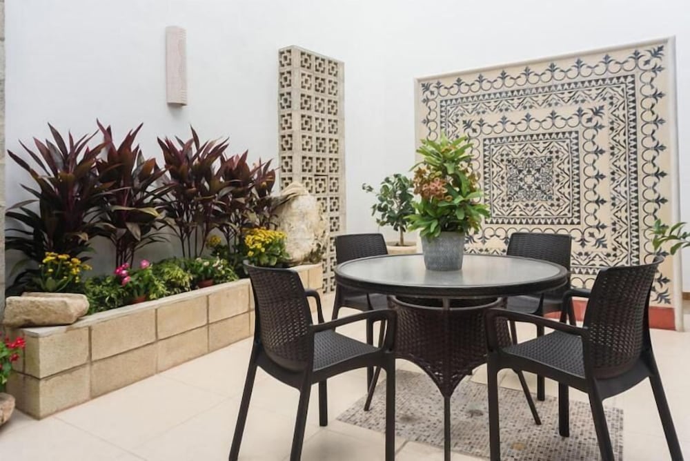 Maria Jose Hotel 35/41