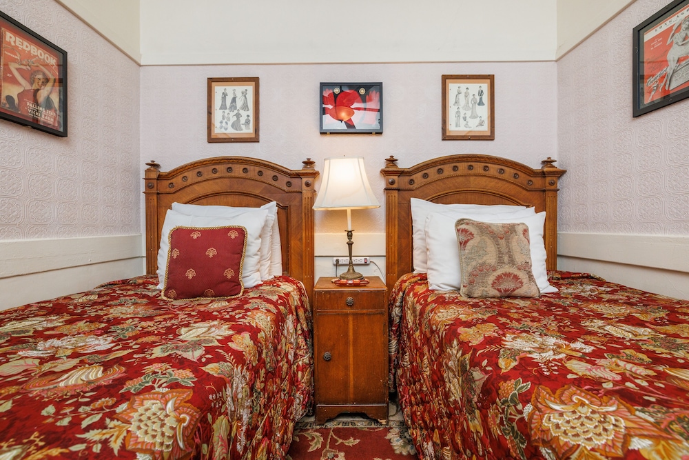 San Remo Hotel 15/50