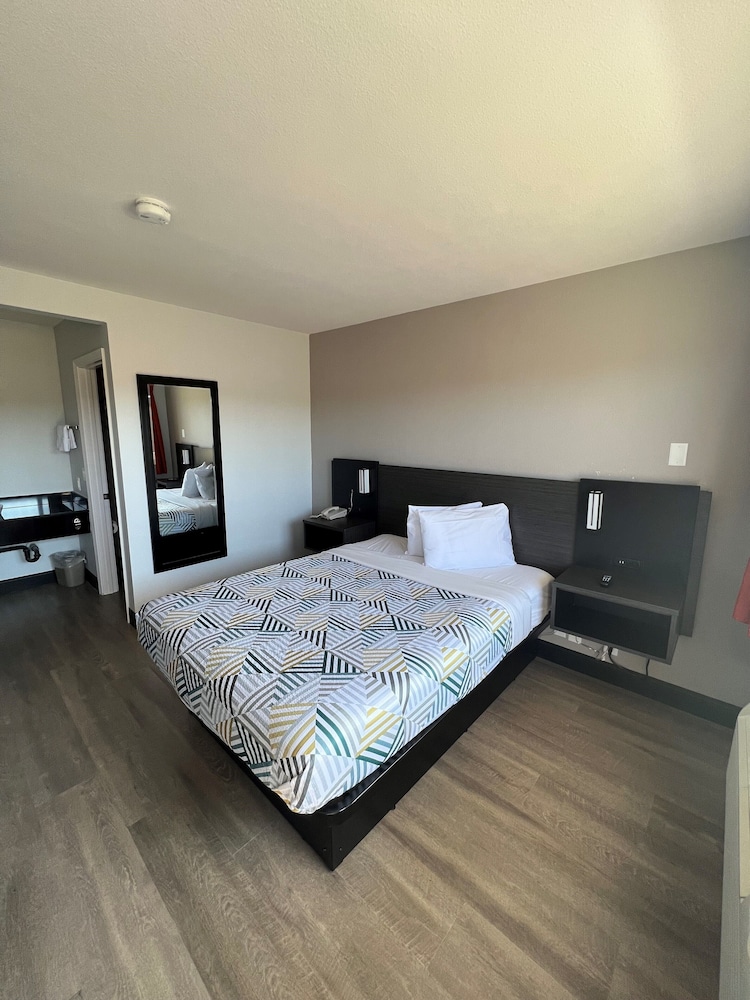Motel6 Eureka, CA – Redwood Coast 25/60
