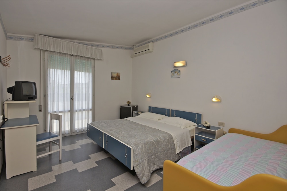 Victory Hotel 13/44