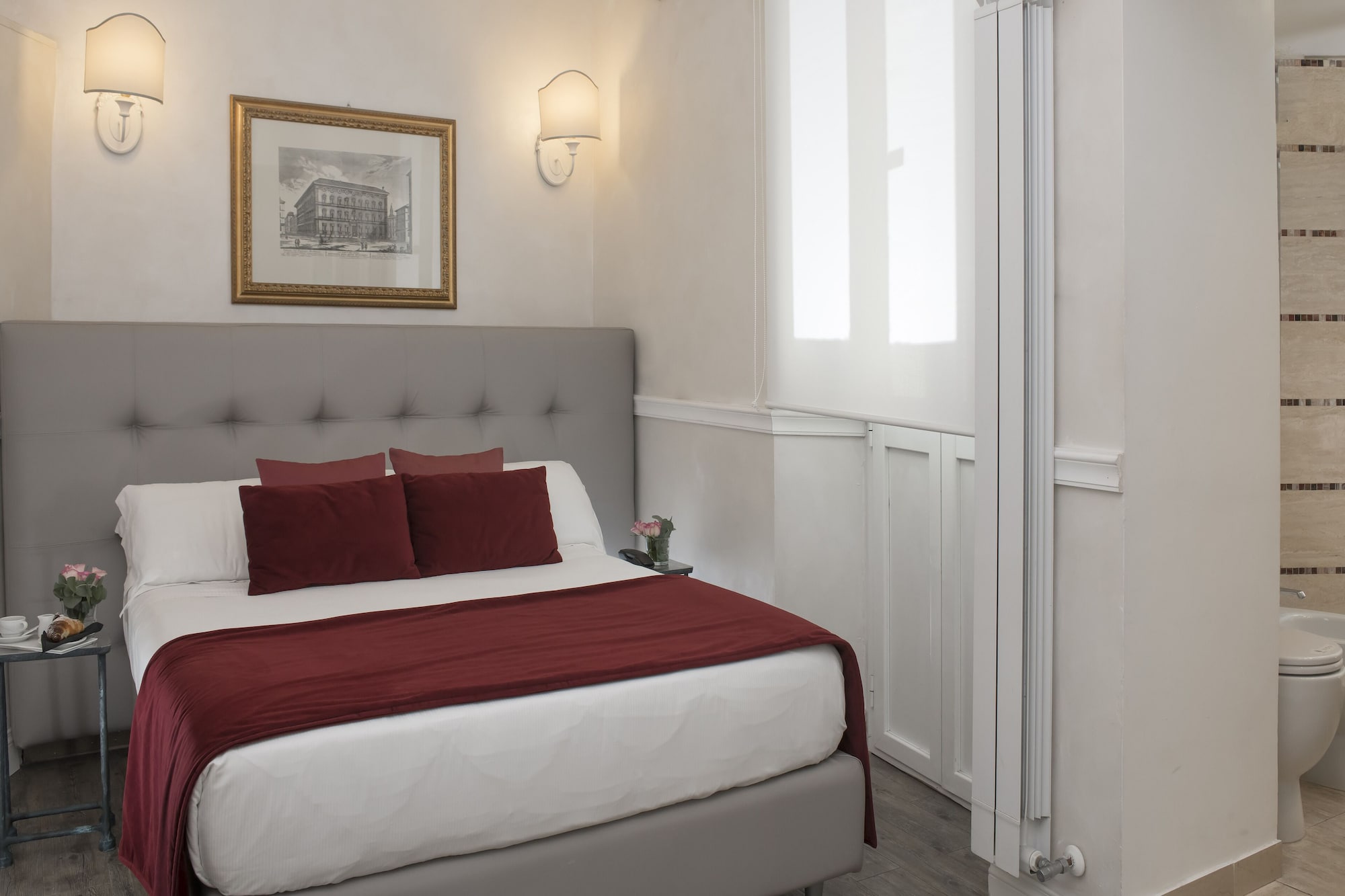 ROOM, DOUBLE BED, SMALL