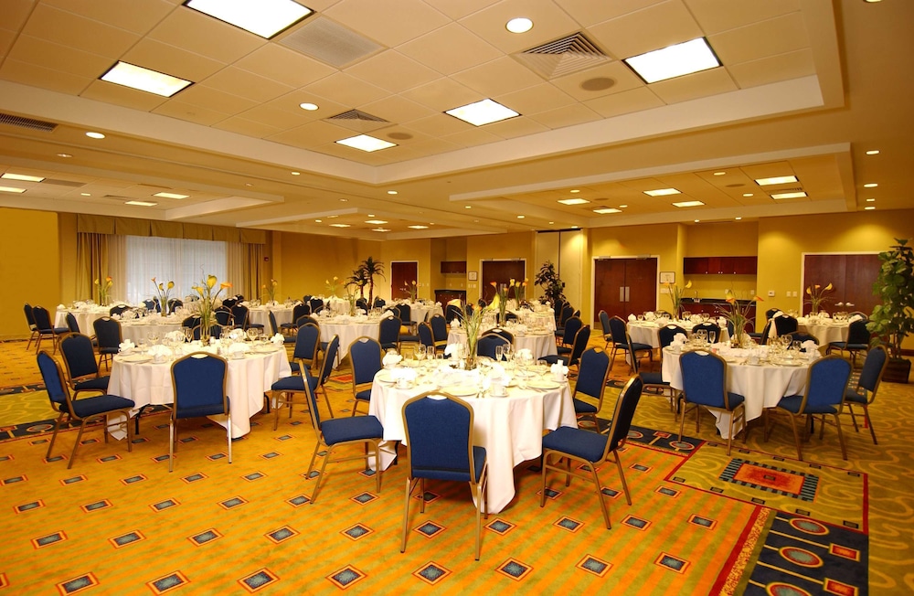 Doubletree By Hilton Greensboro 14/16