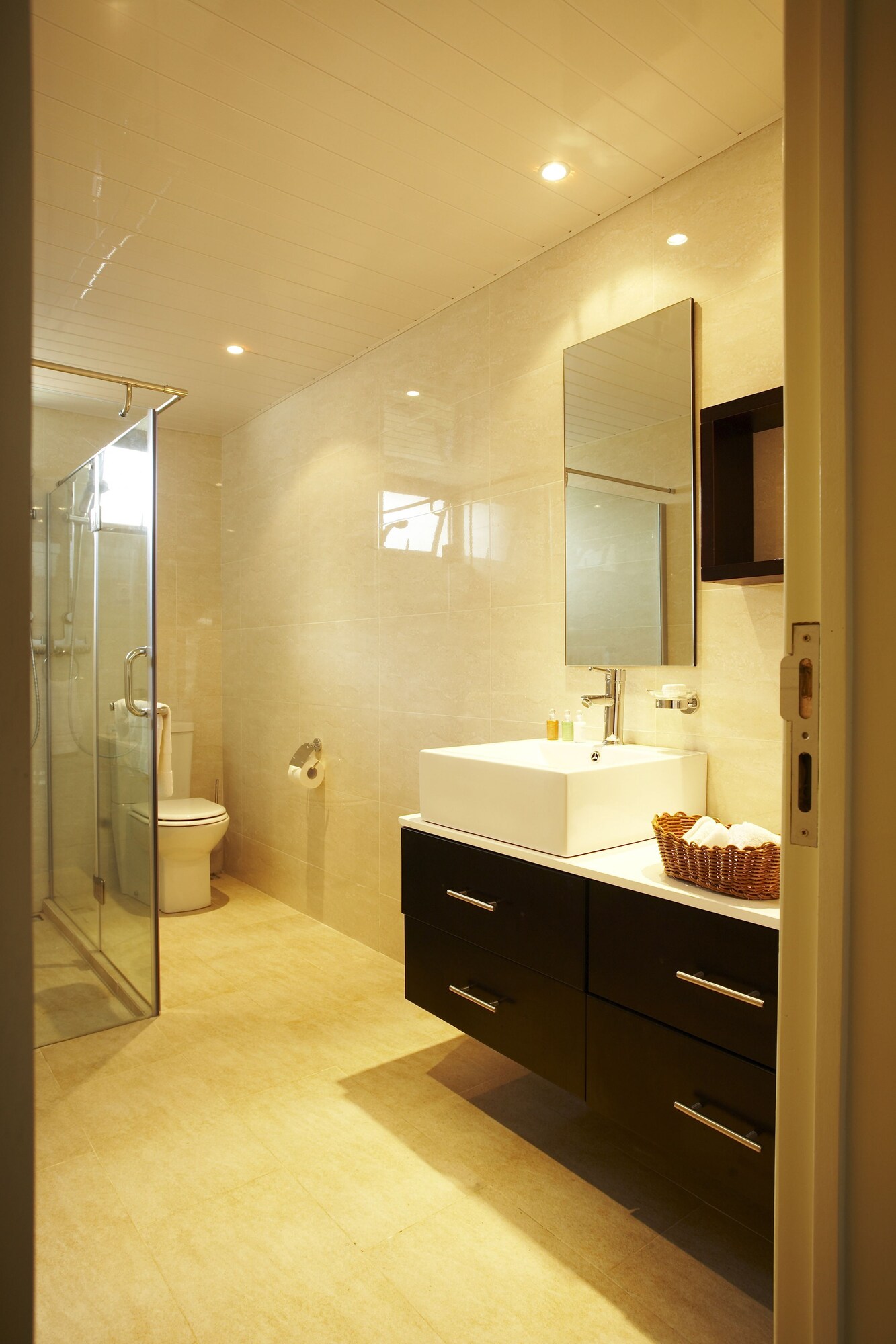 شقة بسرير مزدوج بغرفة نوم واحدة مع أريكة، Grand Bay Suites 5/5