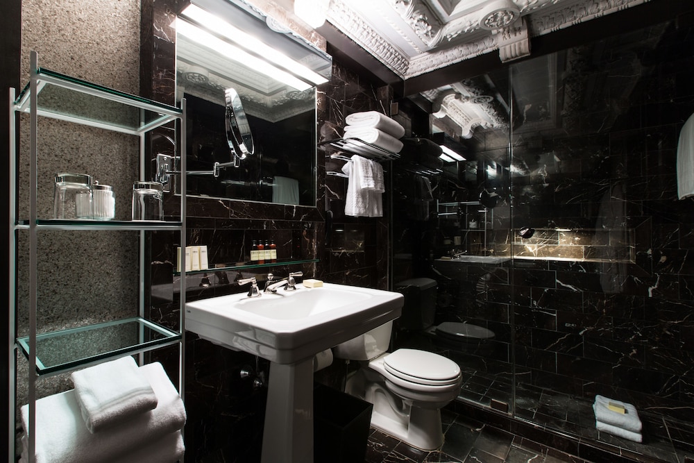 City Club Hotel 32/33