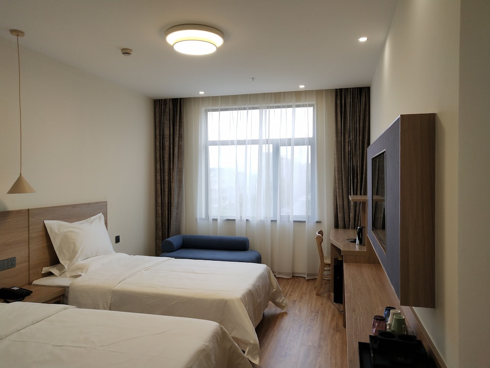 Shanghai Future Shangju Hotel 9/43
