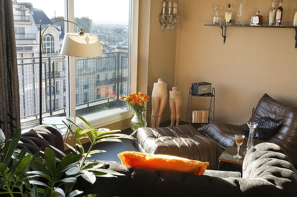 Hotel Le Chat Noir 47/68