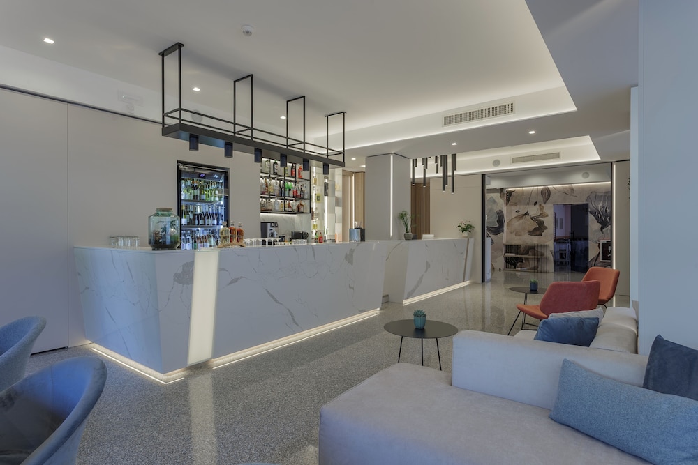 Hotel Riviera 8/50