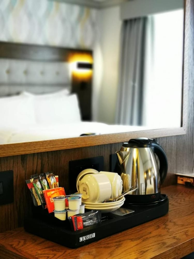 BRIDGE HOUSE HOTEL, LEISURE CLUB & SPA 11/45