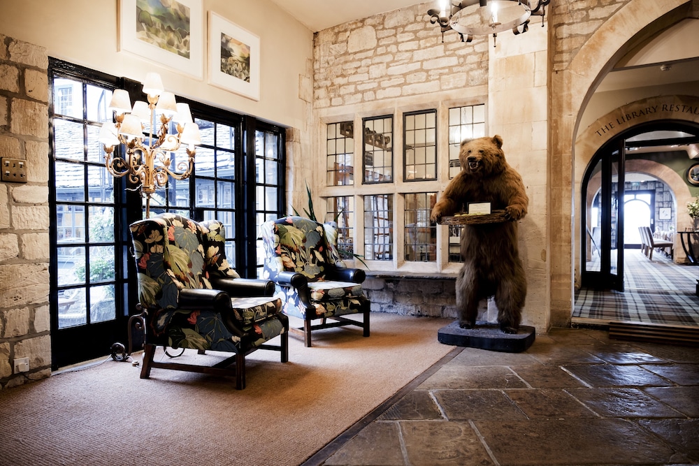 The Bear of Rodborough 25/32