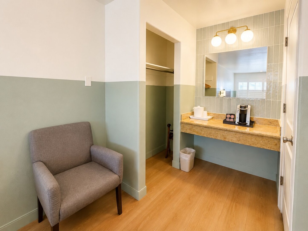Stargazer Inn And Suites 46/66