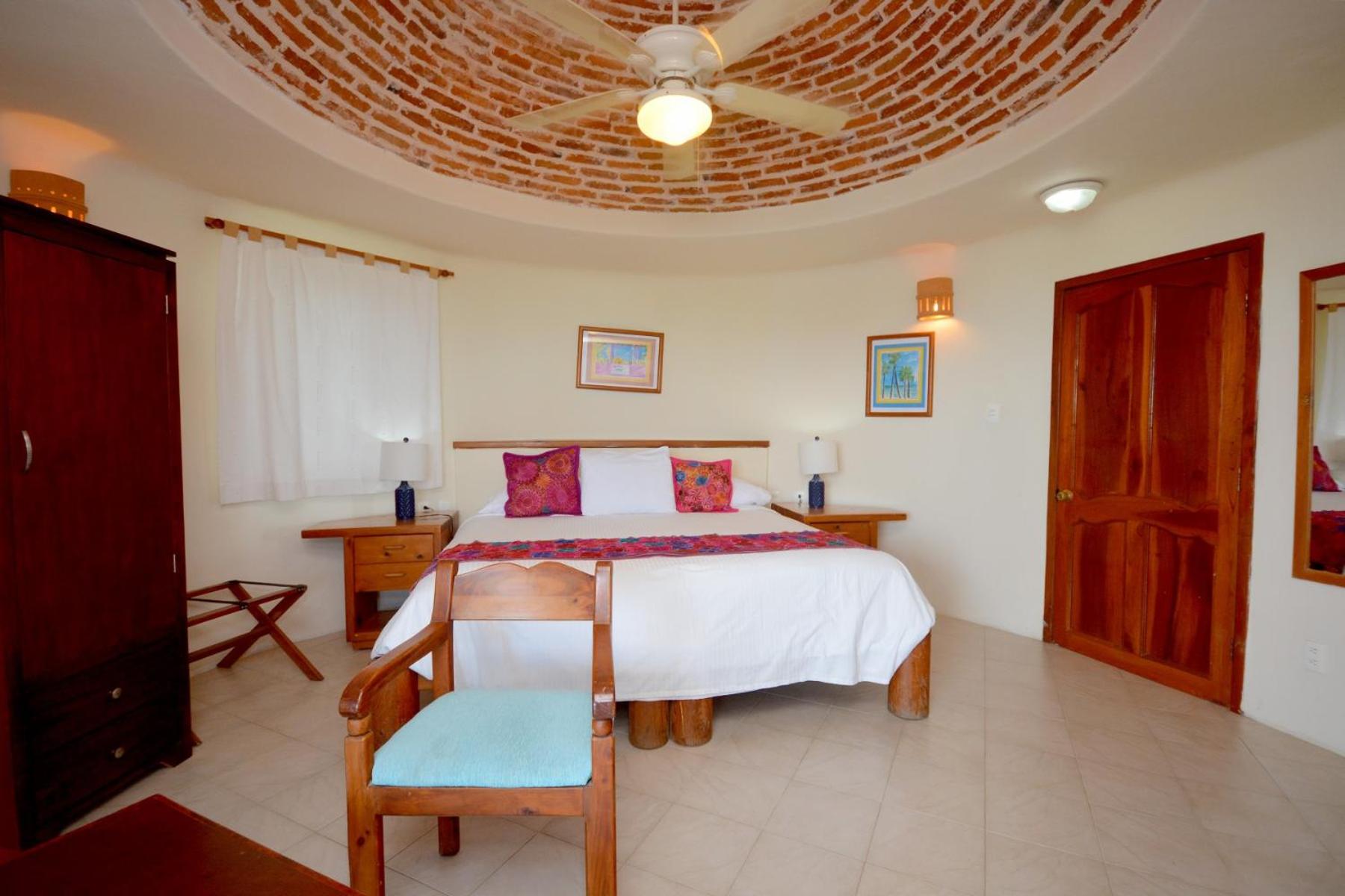 Hotel La Joya 10/51
