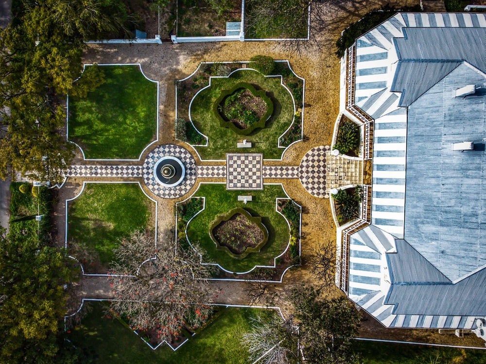 Merindol Manor 48/50