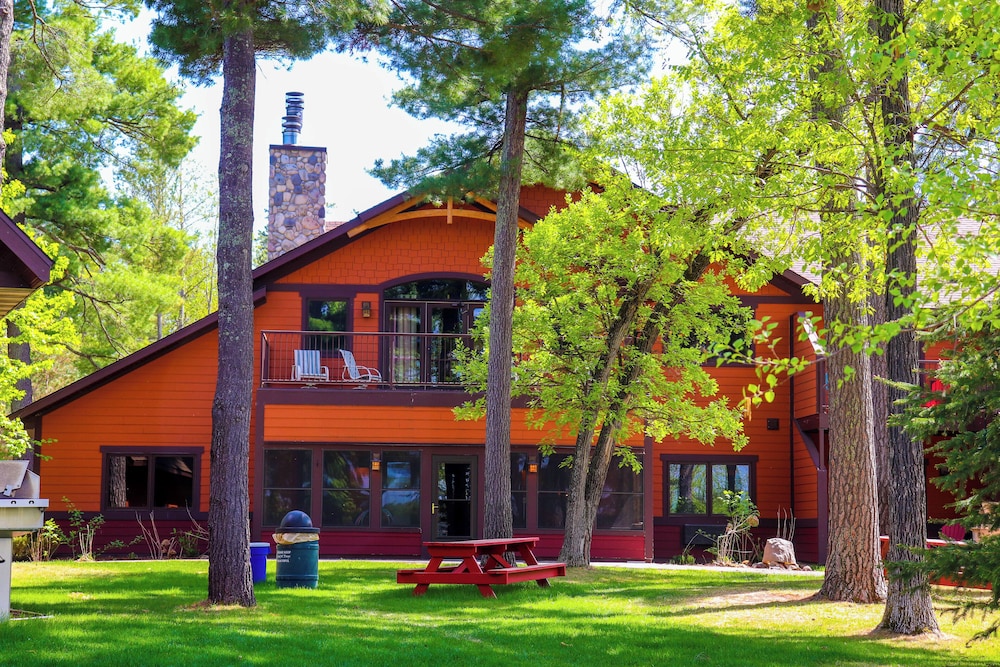 Good Ol Days Family Resort 2/50