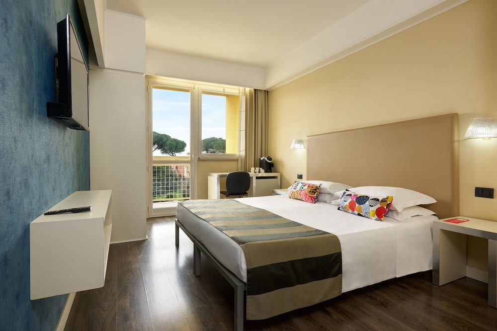 ROOM, SINGLE, DOUBLE BED