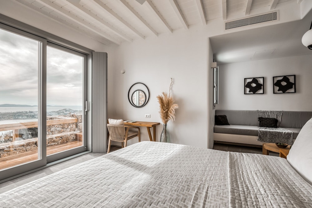 EXECUTIVE, SUITE, KING BED, SEA VIEW, SOFA, JETTED TUB