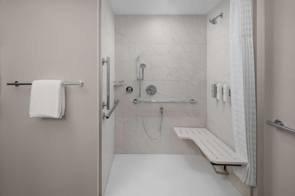 1 BEDROOM, SUITE, 2 QUEEN BEDS, ACCESSIBLE