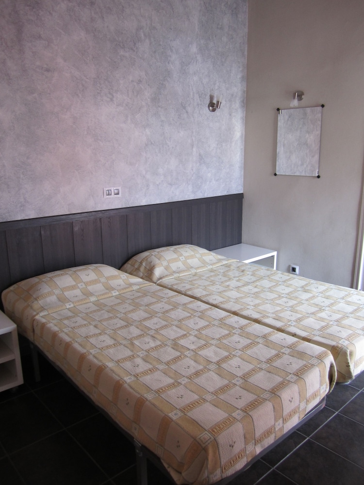 Yucca Park Premium 18/55