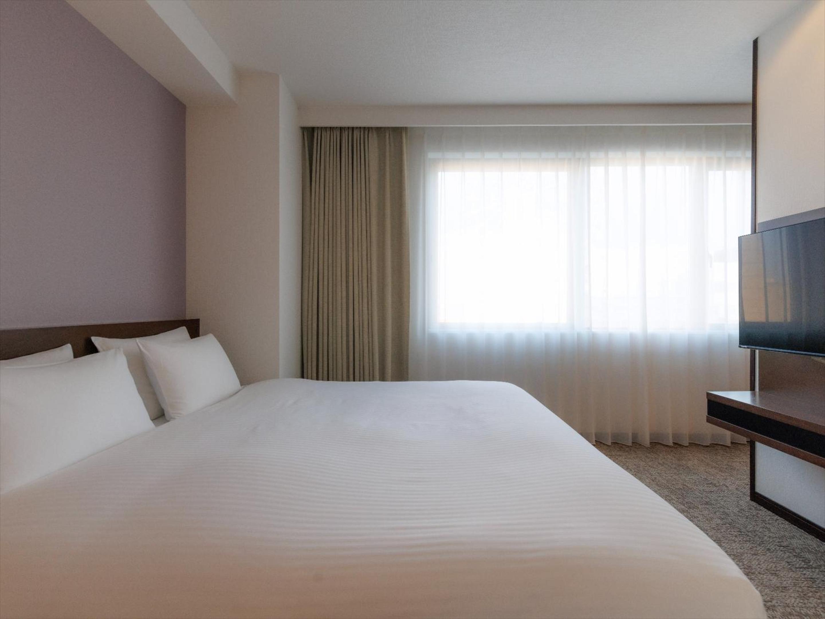Deluxe, Double Bed, North Wing