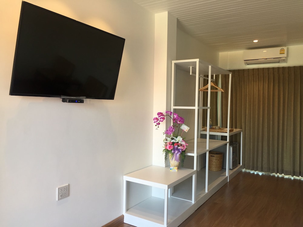 Phetcharat Grand Hotel Maesot 3/50