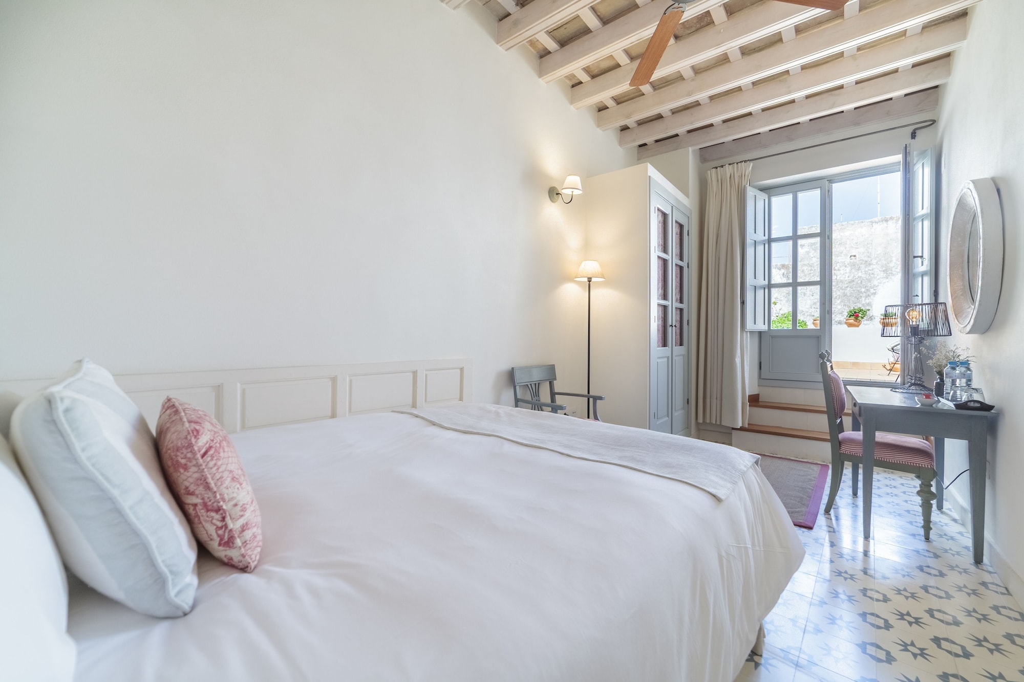 SMALL DOUBLE, DOUBLE BED, TERRACE